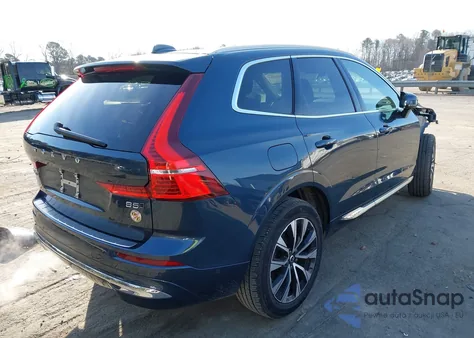 2023 Volvo Xc60 B5 Plus Bright Theme z USA, uszkodzony, nr VIN YV4L12RN8P1375950